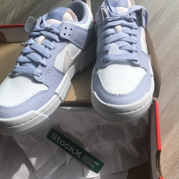 Sz 8.5 women’s Dunk Low Disrupt - Picture 2 of 9